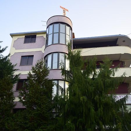 Hotel Deja Тирана Екстериор снимка