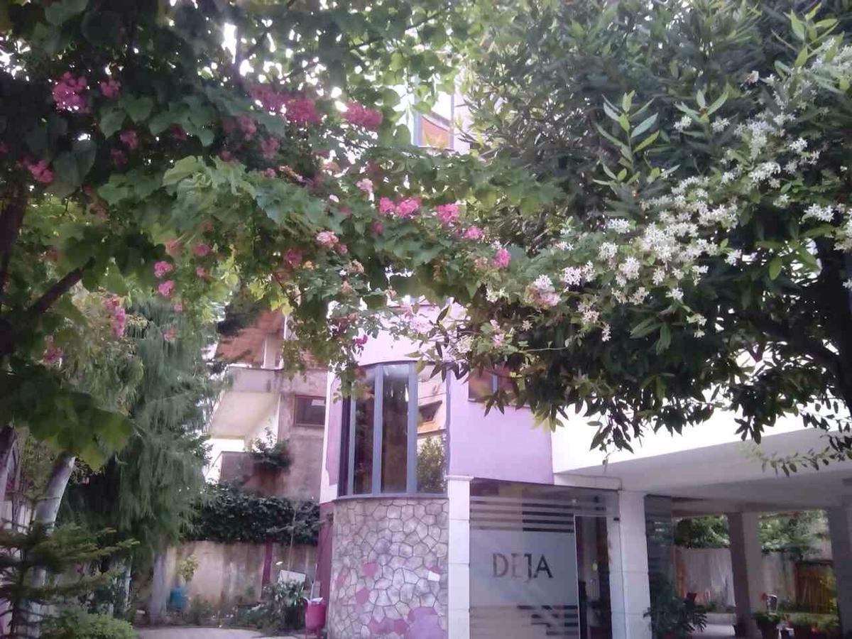 Hotel Deja Тирана Екстериор снимка