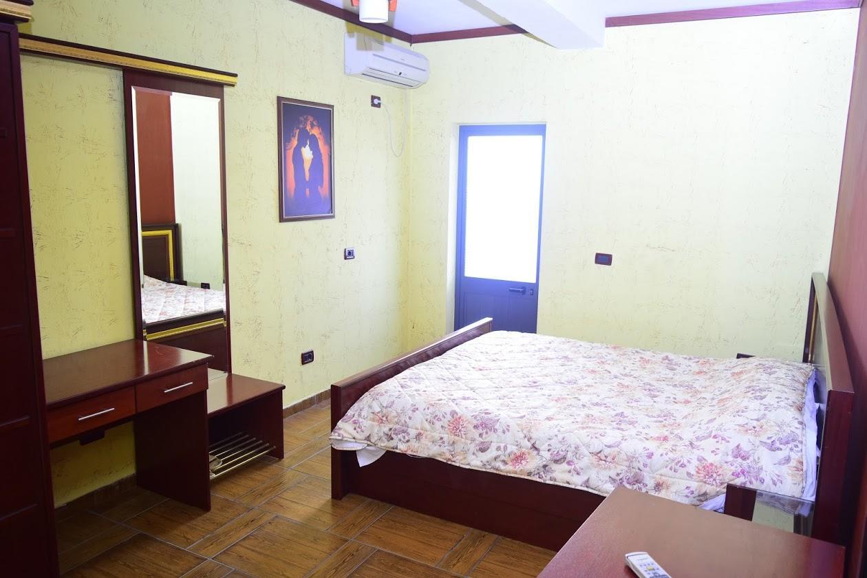 Hotel Deja Тирана Екстериор снимка
